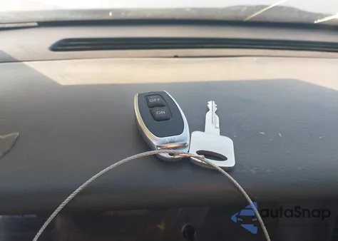 2005 Ford Crown Victoria Police z USA, uszkodzony, nr VIN 2FAHP71W95X144431